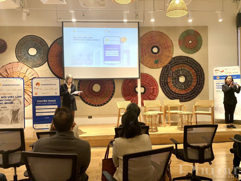 bà Trần Thị Thu Trang. Đại diện dự án Thúc đẩy Phát triển bền vững ngành dệt may tại các nước châu Á (FABRIC) của tổ chức Hợp tác Quốc tế Đức (GIZ) phát biểu tại buổi ra mắt bà Trần Thị Thu Trang. Đại diện dự án Thúc đẩy Phát triển bền vững ngành dệt may tại các nước châu Á (FABRIC) của tổ chức Hợp tác Quốc tế Đức (GIZ) phát biểu tại buổi ra mắt