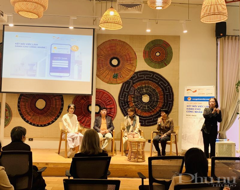 Các đại biểu tham dự toạ đàm chia sẻ kinh nghiệm tìm việc làm cho công nhân và người lao động Các đại biểu tham dự toạ đàm chia sẻ kinh nghiệm tìm việc làm cho công nhân và người lao động