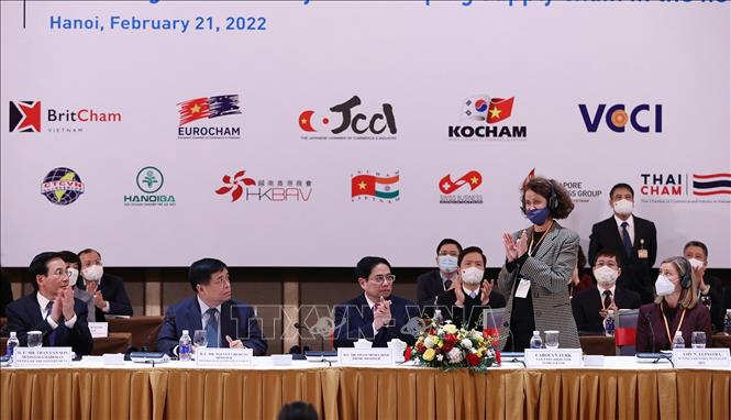 Bà Carolyn Turk, Giám đốc quốc gia Ngân hàng thế giới tại Việt Nam đồng chủ trì Phiên cấp cao Diễn đàn doanh nghiệp Việt Nam thường niên (VBF).