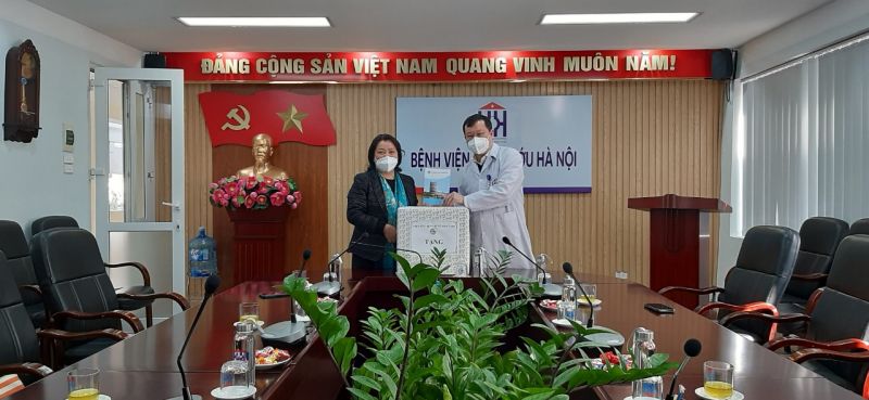 Lãnh đạo Hội LHPN Hà Nội thăm, động viên ngành Y tế nhân Ngày Thầy thuốc Việt Nam - ảnh 3