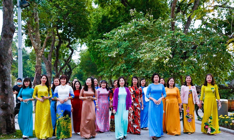 Kêu gọi nữ công chức, viên chức, hội viên phụ nữ mọi lứa tuổi hưởng ứng mặc áo dài khi đến công sở, trường học; Tham gia các sự kiện và hoạt động khác phù hợp với tình hình phòng, chống dịch Covid-19, nhằm lan tỏa vẻ đẹp áo dài và phụ nữ Việt Nam.