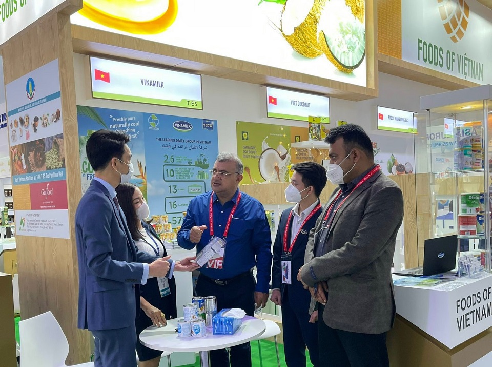 Sau hơn 10 năm góp mặt, Hội chợ Gulfood Dubai là điểm hẹn thường niên của Vinamilk với các đối tác lớn ở khu vực này Sau hơn 10 năm góp mặt, Hội chợ Gulfood Dubai là điểm hẹn thường niên của Vinamilk với các đối tác lớn ở khu vực này