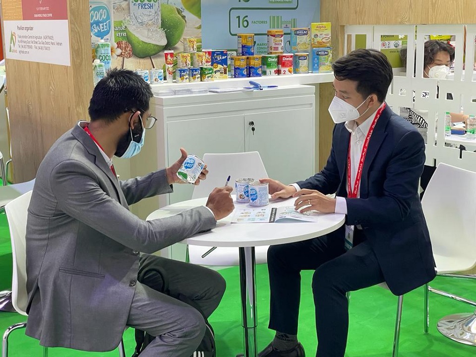 Nhiều sản phẩm mới của Vinamilk tại Gulfood Dubai 2022 lần này được khách hàng quan tâm tìm hiểu Nhiều sản phẩm mới của Vinamilk tại Gulfood Dubai 2022 lần này được khách hàng quan tâm tìm hiểu