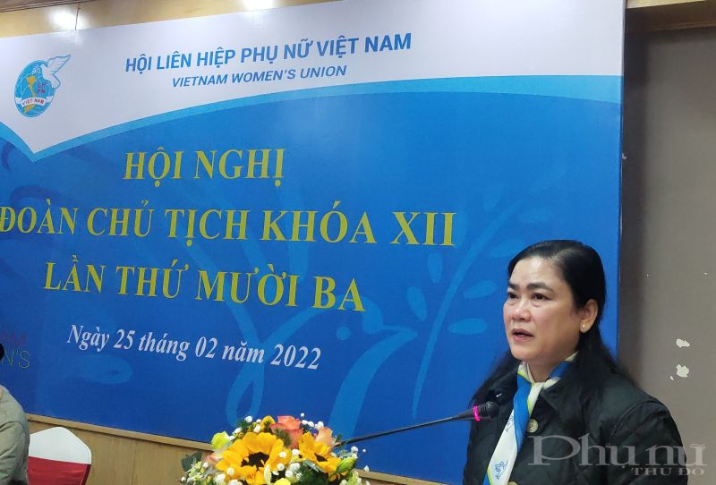 Đồng chí Đỗ Thị Thu Thảo, Phó Chủ tịch Thường trực Hội LHPN Việt Nam phát biểu tại hội nghị Đoàn Chủ tịch TƯ Hội LHPN Việt Nam lần thứ 13, khoá XII