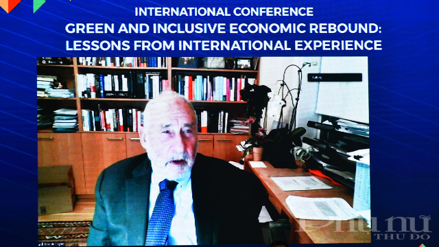 Nh&agrave; kinh tế học đoạt giải Nobel Gi&aacute;o sư Joseph Stiglitz tại Hội nghị.