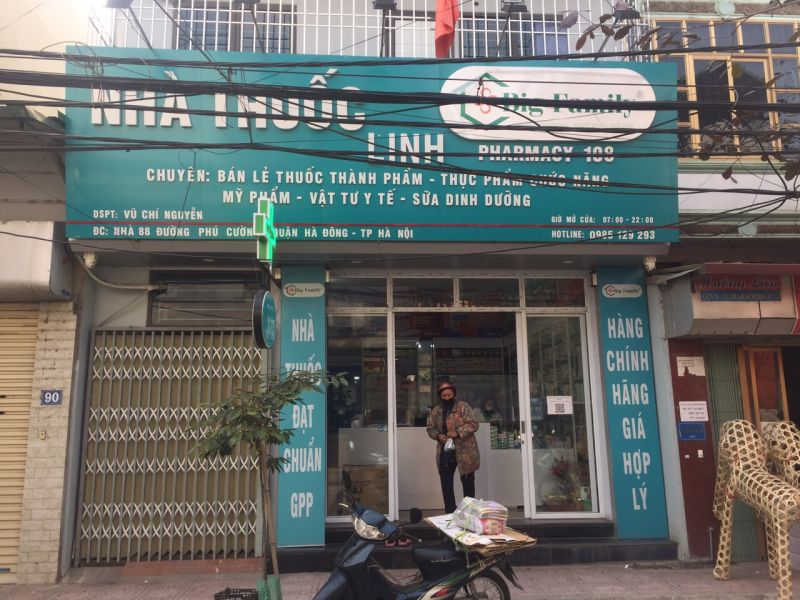 Lực lượng QLTT kiểm tra tại nhà thuốc