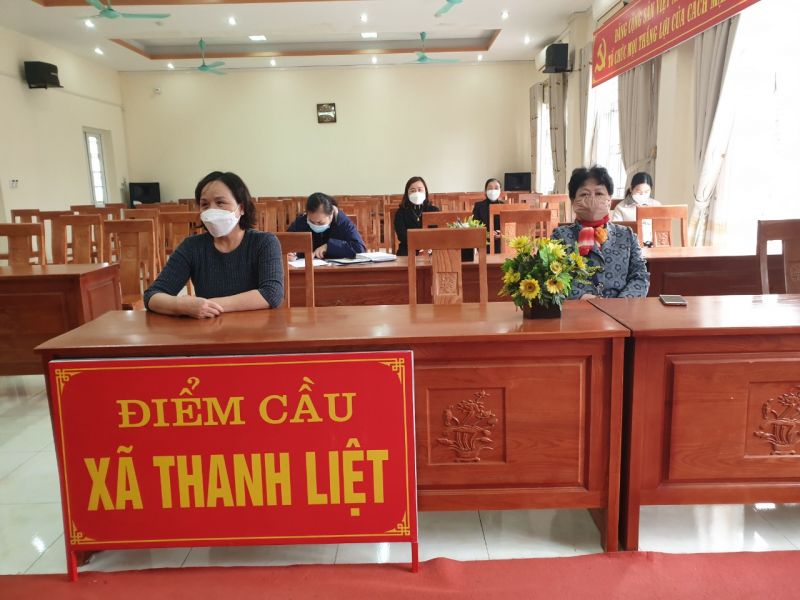 Tại các cơ sở Hội, các cán bộ Hội tập huấn thực hiện ngồi giãn cách Tại các cơ sở Hội, các cán bộ Hội tập huấn thực hiện ngồi giãn cách