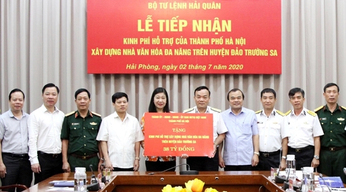 Năm 2020, Hà Nội đã trao tặng Bộ Tư lệnh Hải quân 38 tỷ đồng xây dựng 9 nhà văn hóa
