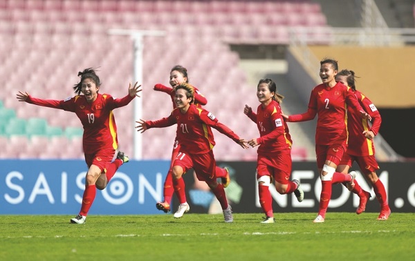 Cầu thủ nữ Việt Nam ăn mừng lần đầu tiên giành vé dự World Cup Cầu thủ nữ Việt Nam ăn mừng lần đầu tiên giành vé dự World Cup