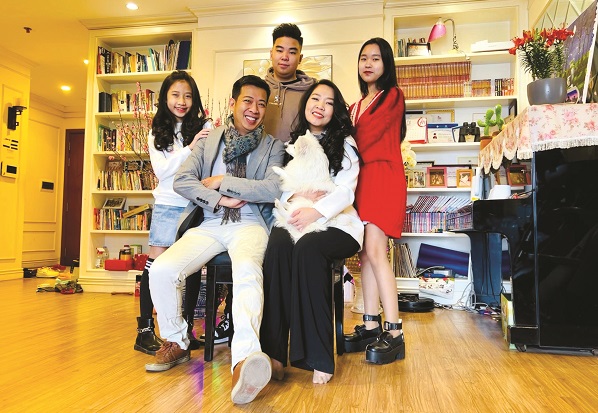 Gia đình hạnh phúc của nhà văn, nhà báo Hoàng Anh Tú