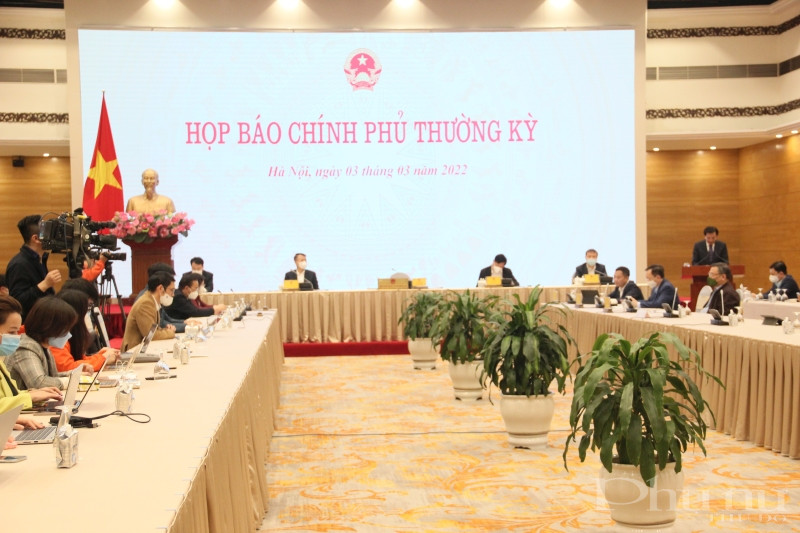 Quang cảnh buổi họp báo Chính phủ