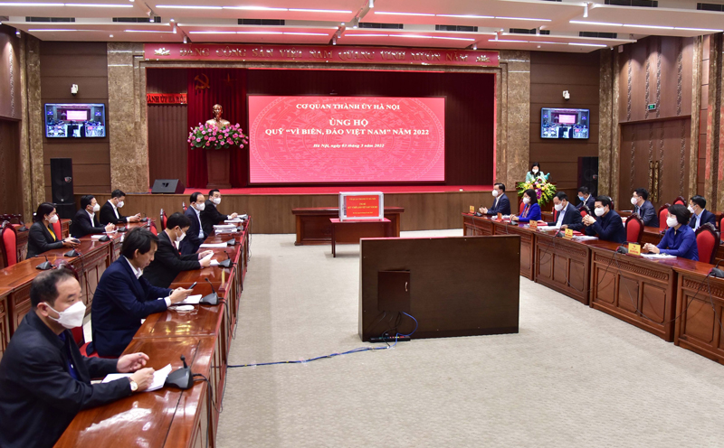 Quang cảnh chương trình ủng hộ quỹ Vì biển đảo Việt Nam Quang cảnh chương trình ủng hộ quỹ Vì biển đảo Việt Nam