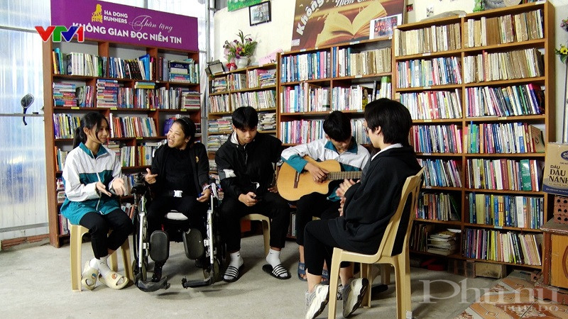 Các em học sinh đến với thư viện Niềm tin ngày càng nhiều.