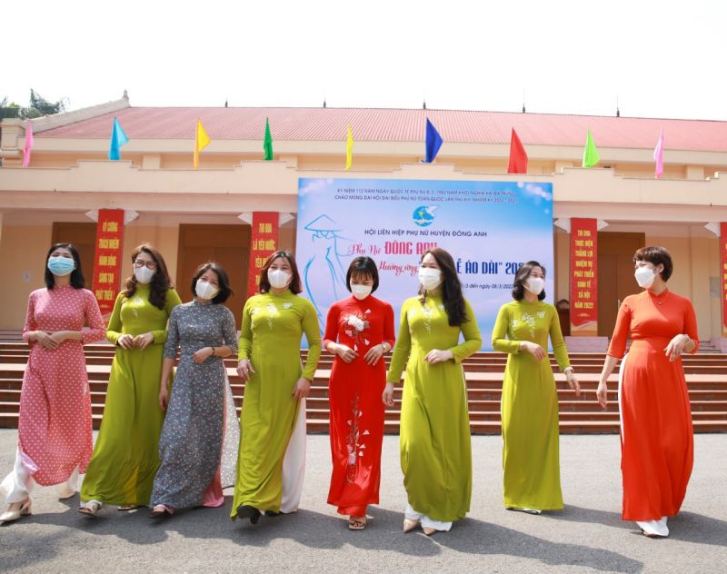 Cán bộ, hội viên phụ nữ Đông Anh lung linh trong dáng áo dài - ảnh 5
