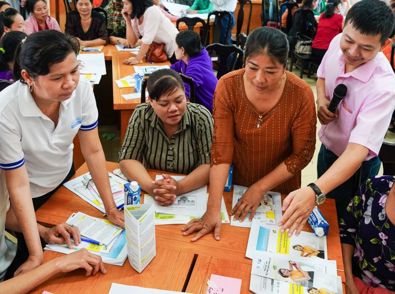Trong những năm qua, phụ nữ Việt đã liên tục nỗ lực và khẳng định được vai trò và vị thế của mình trên nhiều mặt trận - gia đình, xã hội và cả trong nền kinh tế Trong những năm qua, phụ nữ Việt đã liên tục nỗ lực và khẳng định được vai trò và vị thế của mình trên nhiều mặt trận - gia đình, xã hội và cả trong nền kinh tế