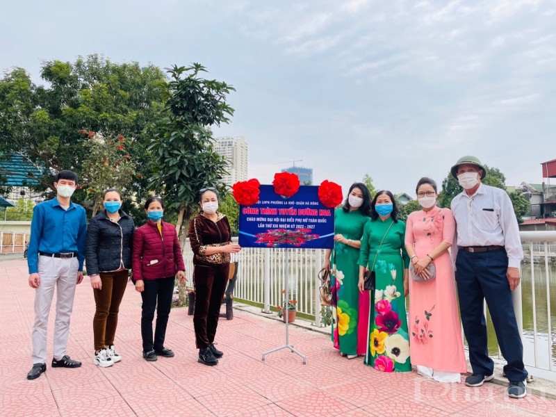 Hội LHPN phường La Khê gắn biến công trình đường hoa chào mừng Đại hội Đại biểu Phụ nữ toàn quốc lần thứ XIII. Hội LHPN phường La Khê gắn biến công trình đường hoa chào mừng Đại hội Đại biểu Phụ nữ toàn quốc lần thứ XIII.