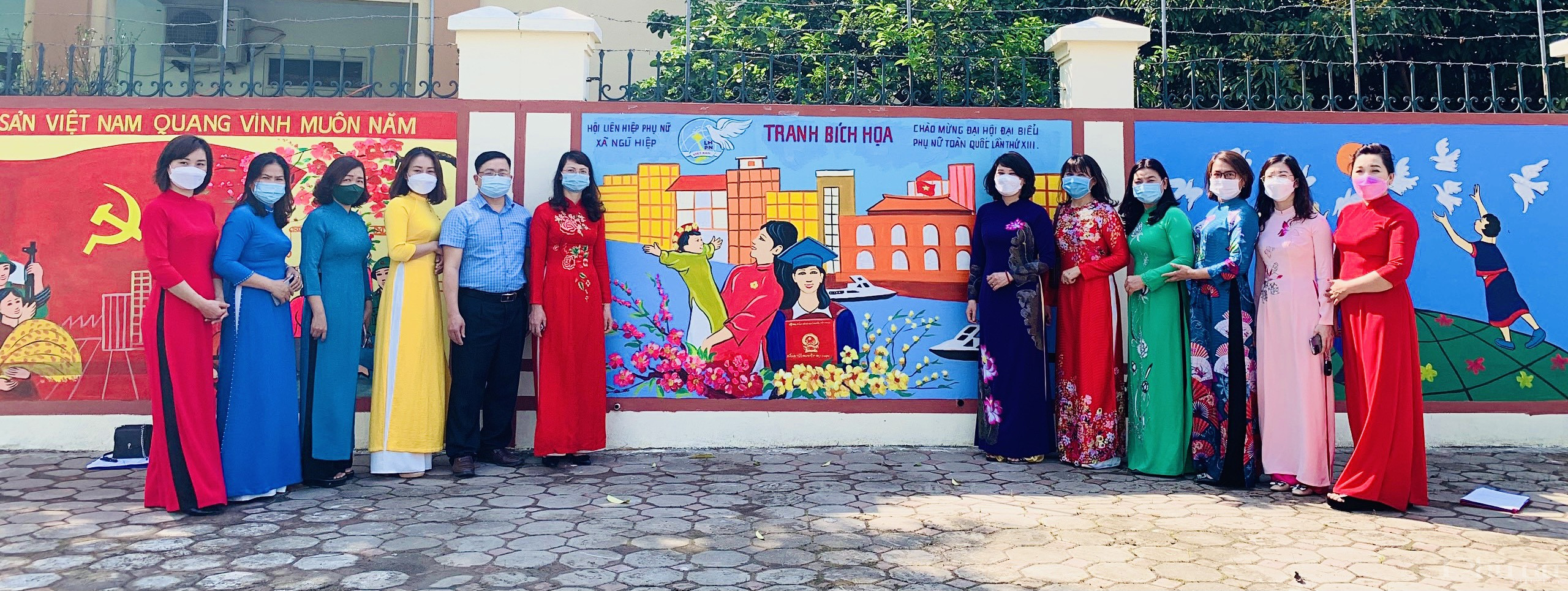 Lãnh đạo Hội LHPN huyện Thanh Trì, Huyện uỷ Thanh Trì và xã Ngũ Hiệp Lãnh đạo Hội LHPN huyện Thanh Trì, Huyện uỷ Thanh Trì và xã Ngũ Hiệp