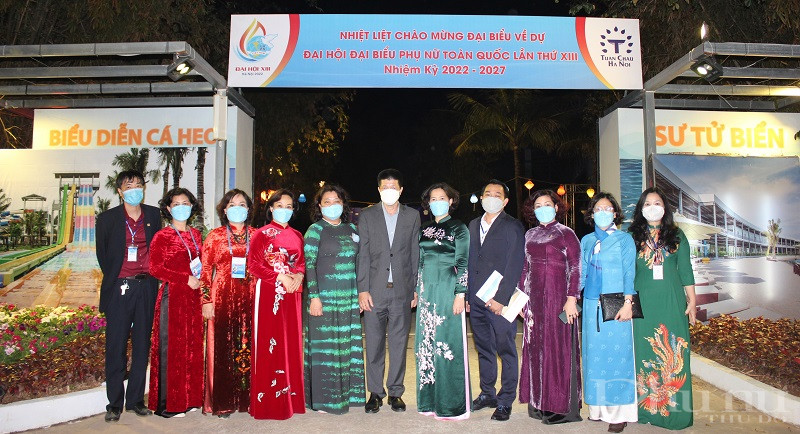 Hội Li&ecirc;n hiệp phụ nữ th&agrave;nh phố H&agrave; Nội chủ tr&igrave; phối hợp với Huyện ủy - UBND huyện Quốc Oai v&agrave; C&ocirc;ng ty cổ phần Tuần Ch&acirc;u H&agrave; Nội tổ chức chương tr&igrave;nh biểu diễn nghệ thuật thực cảnh &ldquo;Tinh hoa Bắc Bộ&rdquo;