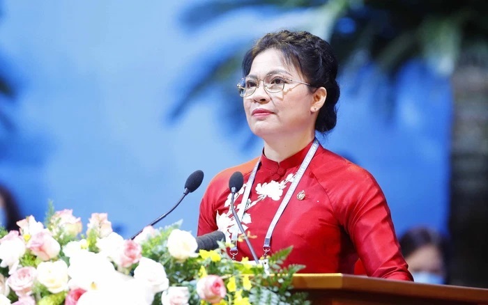 Đồng chí Hà Thị Nga, Ủy viên TƯ Đảng, Chủ tịch Hội LHPN Việt Nam phát biểu khai mạc Đại hội sáng 10/3 Đồng chí Hà Thị Nga, Ủy viên TƯ Đảng, Chủ tịch Hội LHPN Việt Nam phát biểu khai mạc Đại hội sáng 10/3