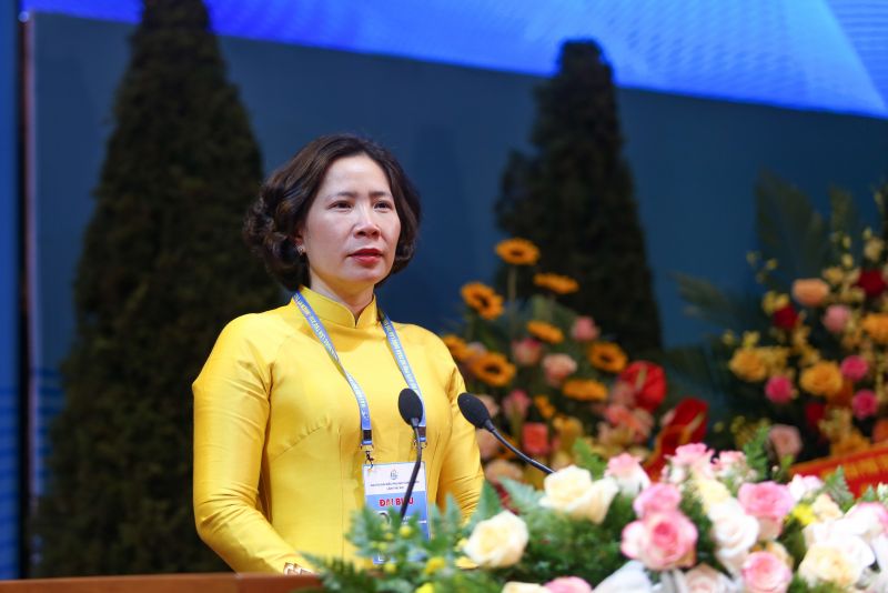 Đồng chí Lê Kim Anh, Ủy viên Đoàn Chủ tịch Trung ương Hội LHPN Việt Nam, Thành ủy viên, Chủ tịch Hội LHPN Hà Nội phát biểu tại Đại hội