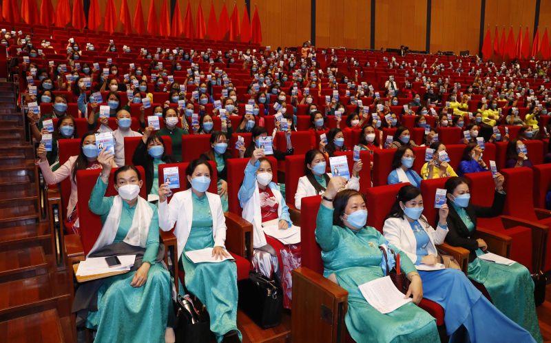 Các đại biểu bầu Ban Chấp hành Trung ương Hội LHPN Việt Nam khóa XIII nhiệm kỳ 2022-2027