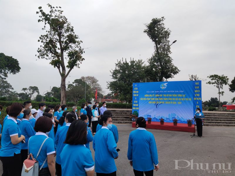 Các đại biểu tham gia chương trình hưởng ứng tết trồng cây