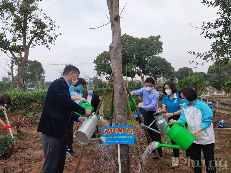 Dịp này Hội PN đã tổ chức trồng cây Sala (hay còn gọi là Ngọc Kỳ Lân) tại khu vực Đền Mẫu thuộc Khu di tích quốc gia đặc biệt, Đền Phù Đổng, xã Phù Đổng, huyện Gia Lâm