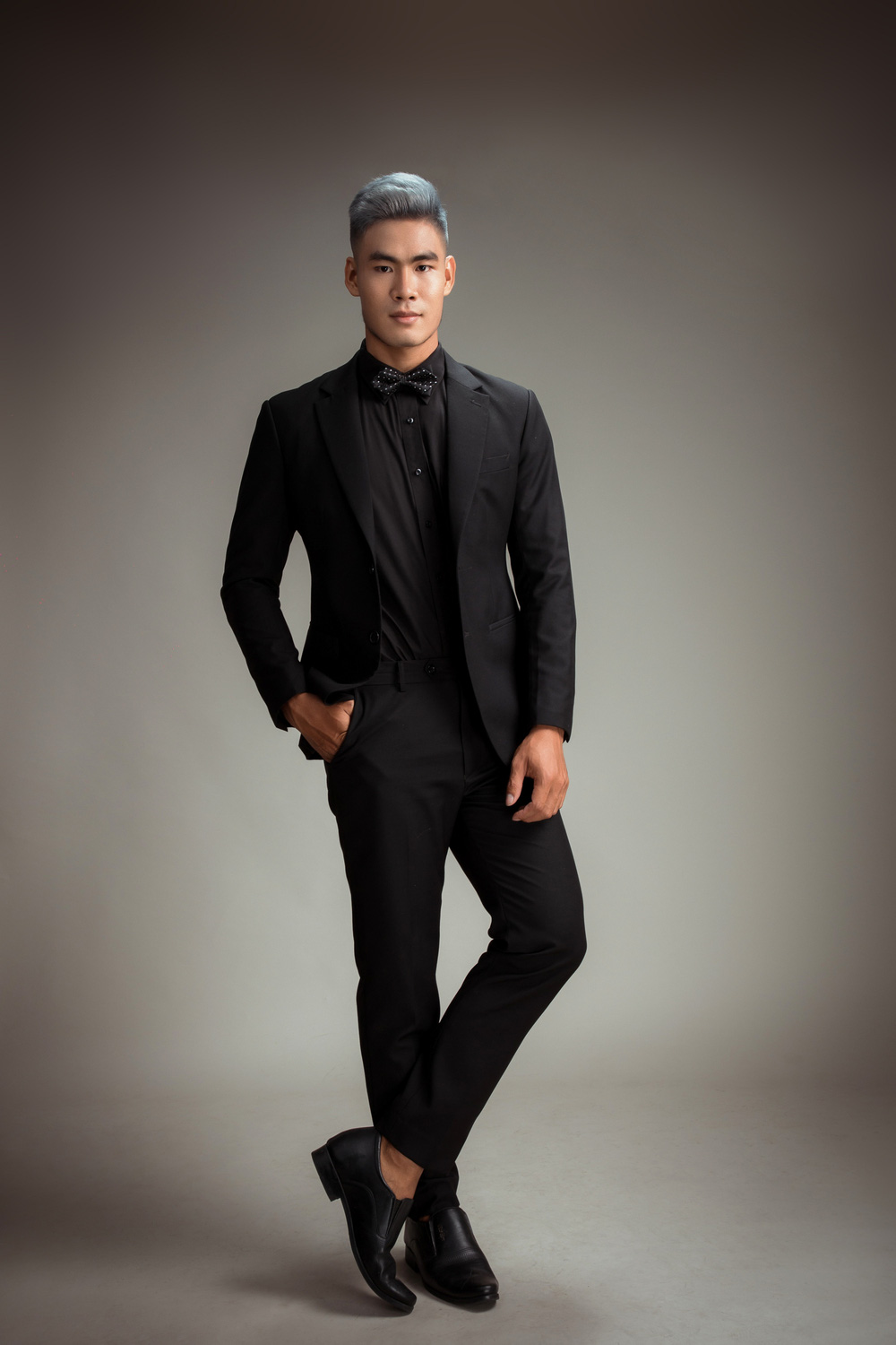 Lần đầu tiên Việt Nam có đại diện tham dự cuộc thi nhan sắc lớn trên thế giới là người ít hoạt động showbiz, là một nông dân chính hiệu. Anh từng lọt top 30 Mister Việt Nam 2019.