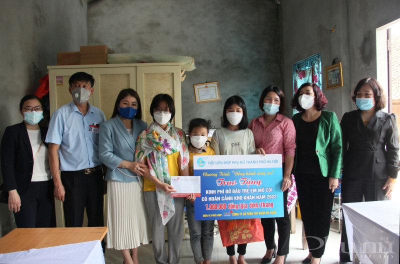 Những m&oacute;n qu&agrave; l&agrave; sự động vi&ecirc;n thiết thực gi&uacute;p c&aacute;c ch&aacute;u c&oacute; th&ecirc;m niềm tin, nỗ lực phấn đấu trong cuộc sống.