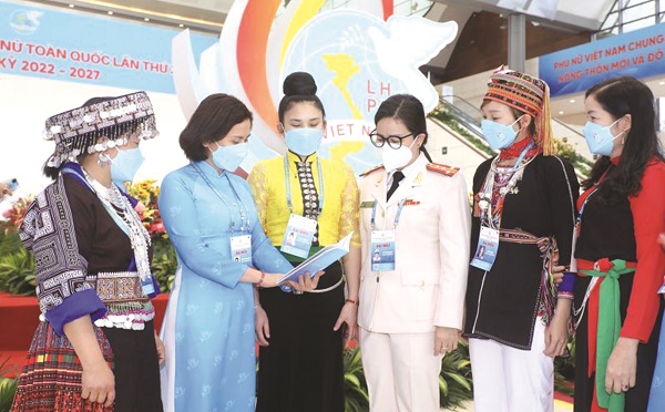 Các đại biểu chia sẻ bên lề Đại hội