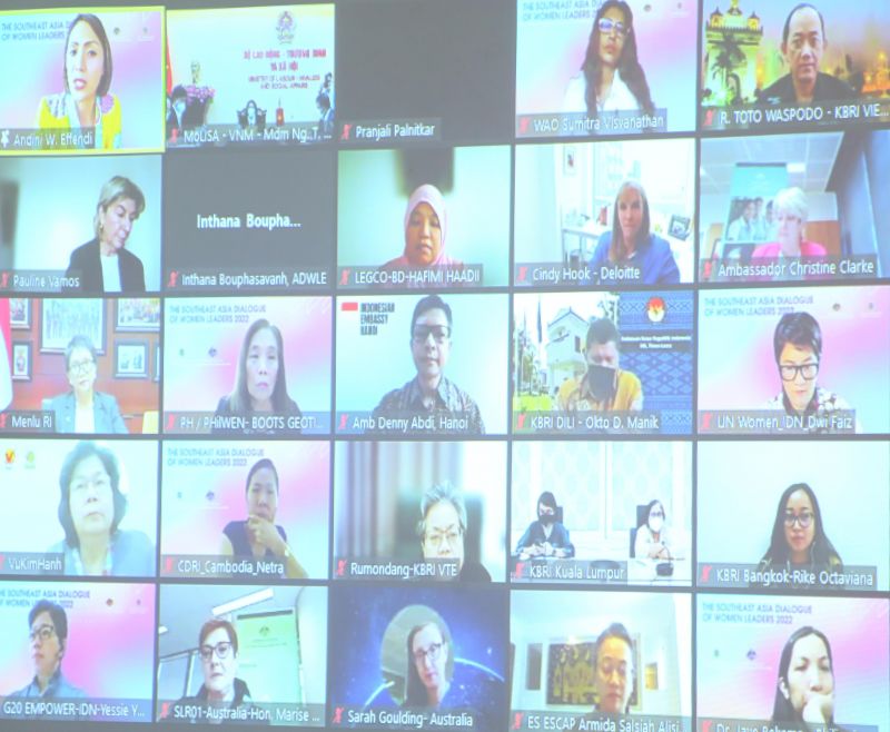 Các đại biểu tham gia buổi đối thoại trực tuyến