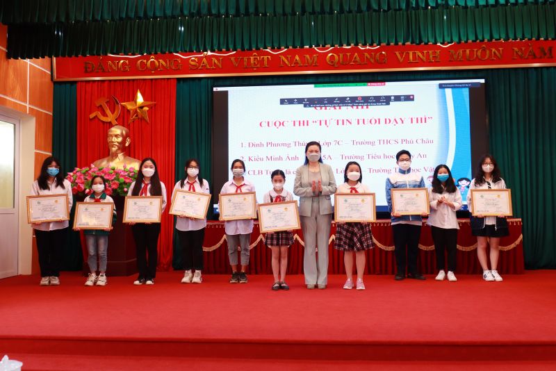 Bà Trần Lưu Hoa, Phó Giám đốc Sở GD-ĐT Hà Nội