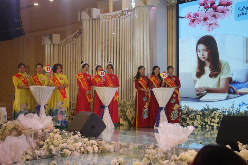 Các đội thi tham gia phần thi Tìm hiểu kiến thức khởi nghiệp