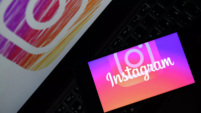 bị cấm tại Nga do đã Instagram đã phớt lờ hơn 4500 yêu cầu xóa bỏ thông tin giả mạo về hoạt động đặc biệt của Nga ở Ukraina và kêu gọi các cuộc biểu tình trái phép.