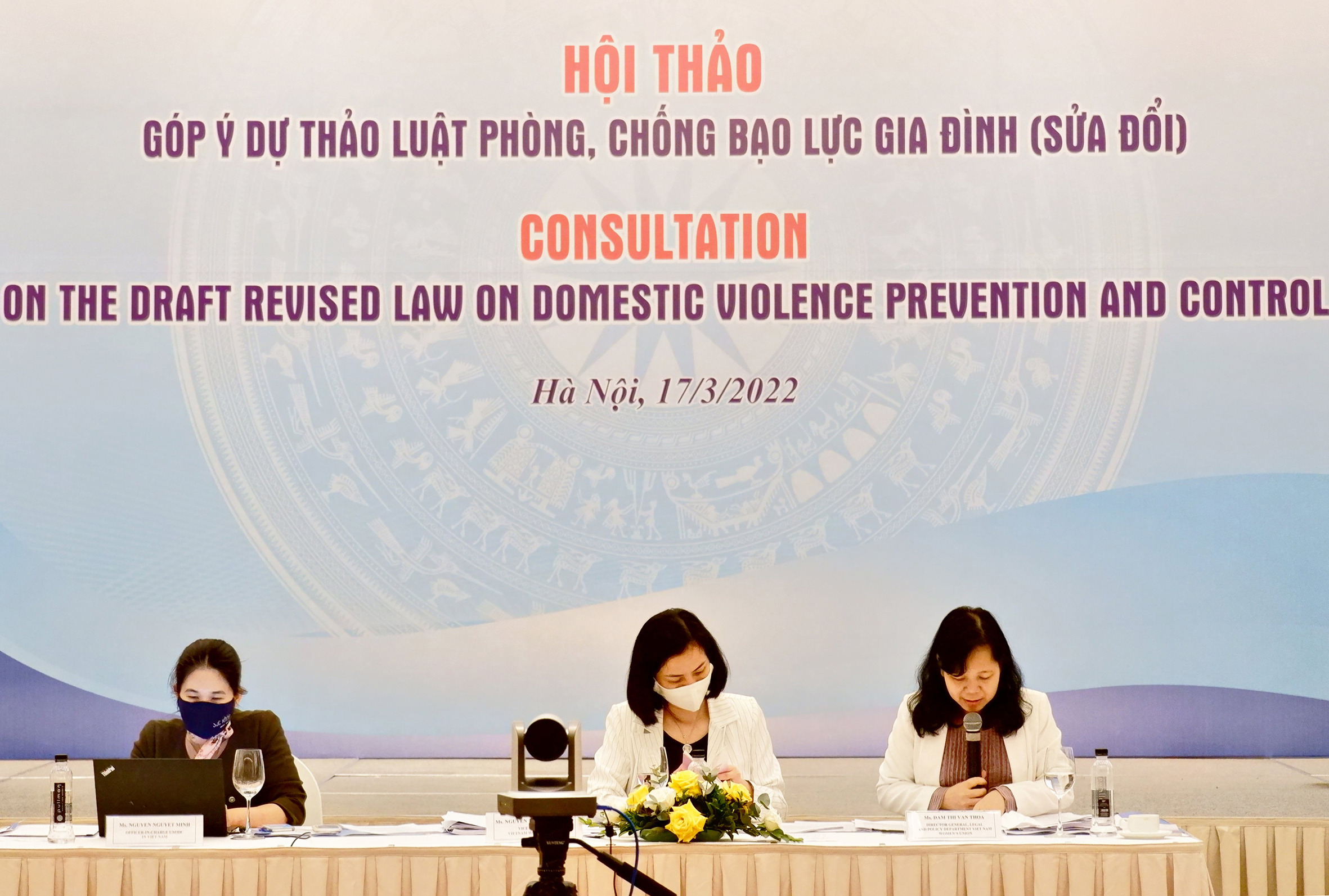 Các đại biểu tham gia hội thảo góp ý sửa đổi Luật PCBLGĐ Các đại biểu tham gia hội thảo góp ý sửa đổi Luật PCBLGĐ