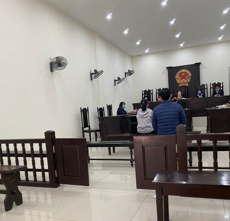 Bị cáo Hiệp và Thái tại tòa 	Ảnh: H.M Bị cáo Hiệp và Thái tại tòa 	Ảnh: H.M