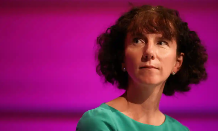 Bà Anneliese Dodds khẳng định phụ nữ là nguồn lực rất lớn cho phát triển kinh tế-xã hội	Ảnh: Reuters