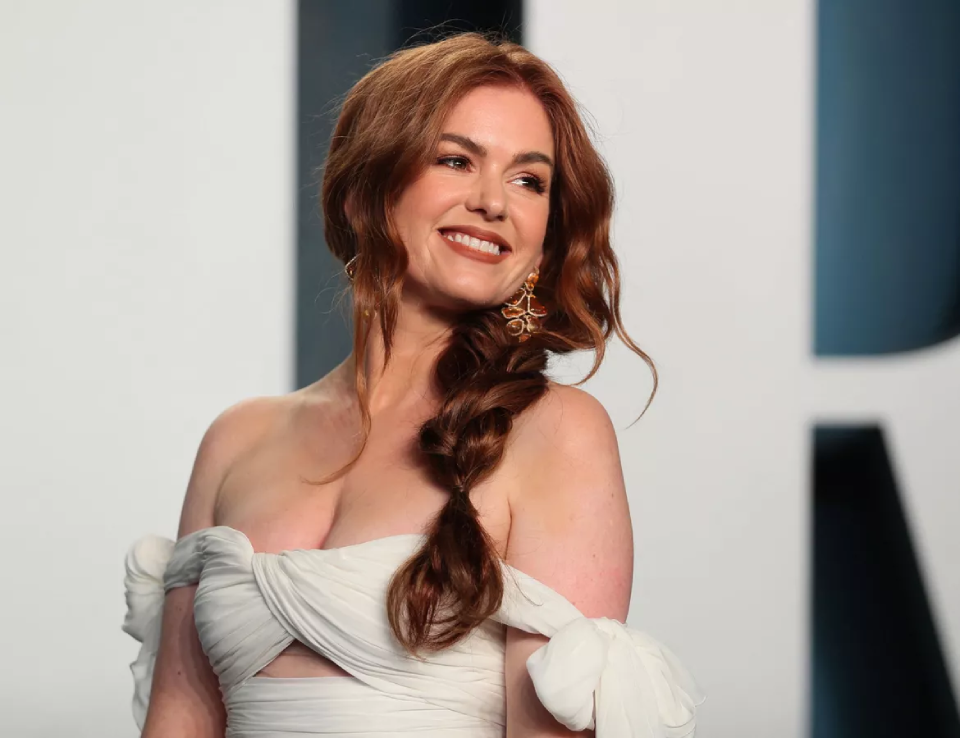 Nhan sắc nữ diễn viên Isla Fisher trên thảm đỏ Oscar.