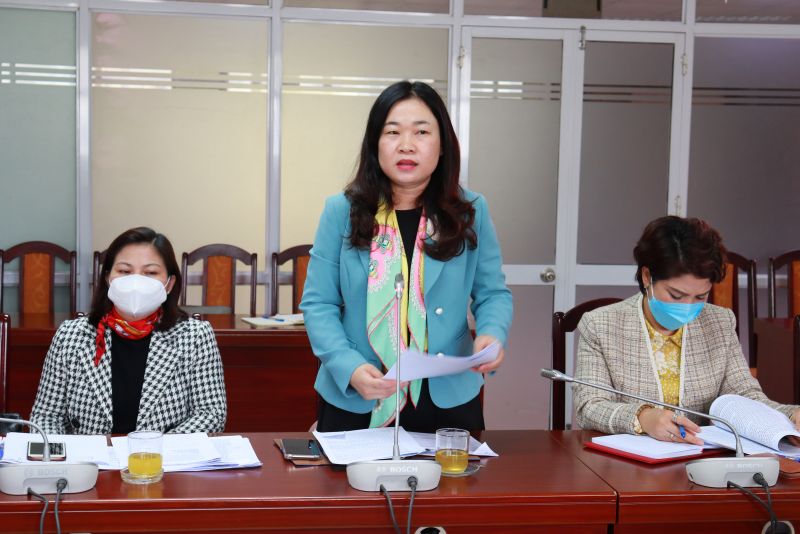 Đồng chí Phạm Thị Thanh Hương, Ủy viên Ban Thường vụ Hội LHPN Hà Nội, Phó Giám đốc Sở Tư pháp phát biểu ý kiến tại Hội nghị