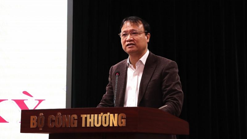 Thứ trưởng Bộ Công Thương Đỗ Thắng Hải phát biểu tại buổi họp báo