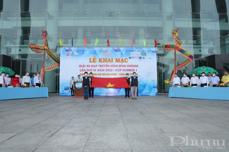 Buổi khai mạc giải xe đạp truyền hình Bình Dương (BTV) lần thứ IX năm 2022 diễn ra ngày 26/03