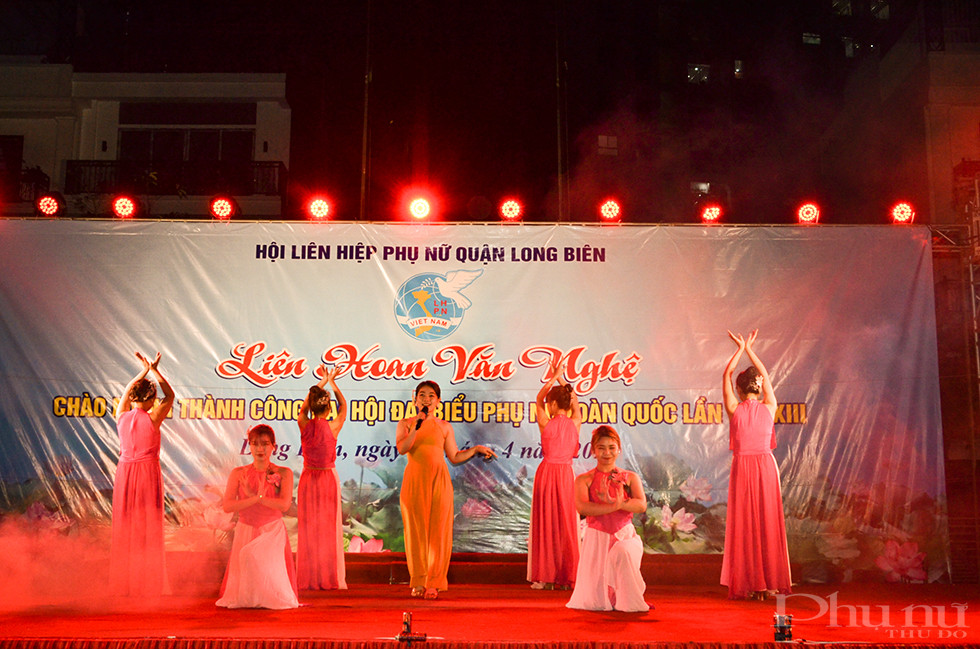 Hội LHPN quận Long Biên: Liên hoan văn nghệ mừng thành công Đại hội Phụ nữ toàn quốc lần thứ XIII - ảnh 7