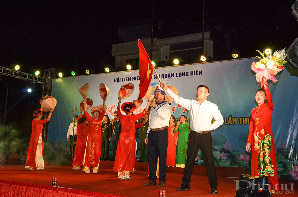 Hội LHPN quận Long Biên: Liên hoan văn nghệ mừng thành công Đại hội Phụ nữ toàn quốc lần thứ XIII - ảnh 4