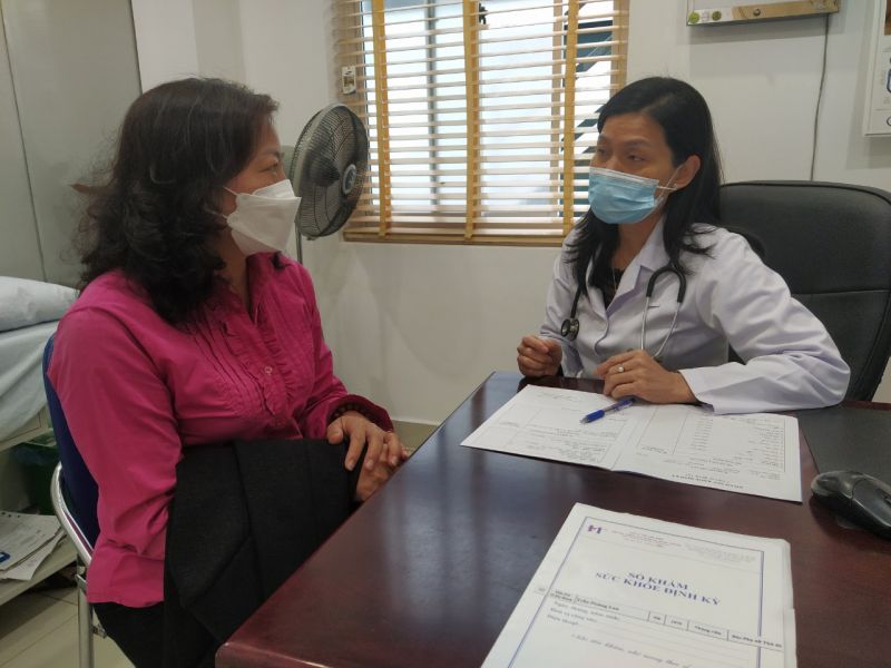 Các cán bộ, hội viên phụ nữ đã được thăm, khám miễn phí với nhiều hạng mục khác nhau, được nghe tư vấn cách chăm sóc sức khỏe hậu Covid-19 Các cán bộ, hội viên phụ nữ đã được thăm, khám miễn phí với nhiều hạng mục khác nhau, được nghe tư vấn cách chăm sóc sức khỏe hậu Covid-19