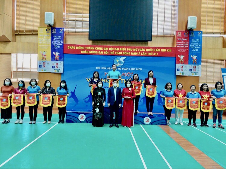 Hội LHPN quận Long Biên:  Tưng bừng ngày hội văn hóa thể thao trong cán bộ, hội viên phụ nữ - ảnh 12