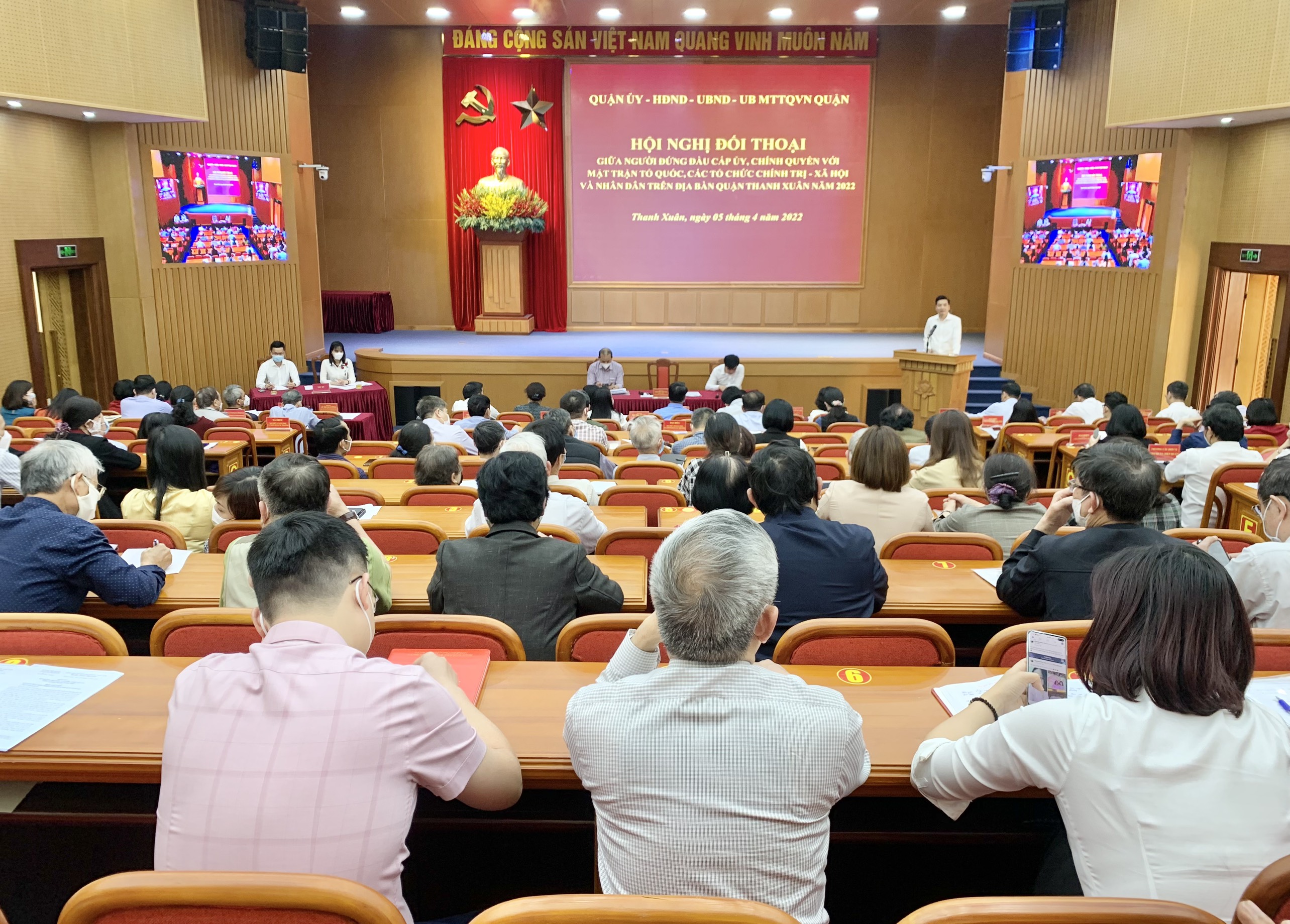 Toàn cảnh hội nghị