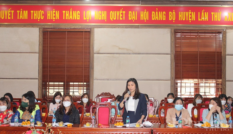 Các đại biểu phát biểu tại hội thảo nhằm đánh giá kết quả đã đạt được của các mô hình tuyên truyền pháp luật tại địa phương đồng thời nêu những thuận lợi, khó khăn và đề ra những giải pháp trong thời gian tới