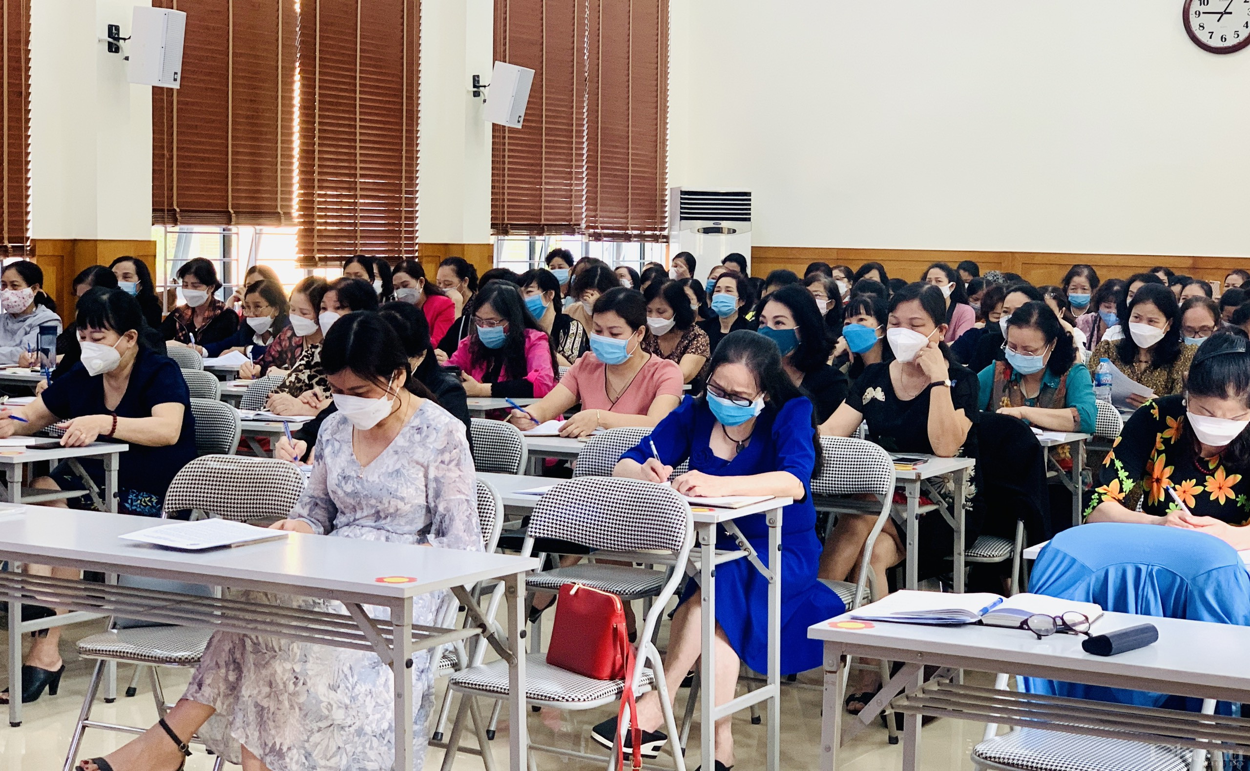 Các đại biểu tham dự buổi tập huấn Các đại biểu tham dự buổi tập huấn