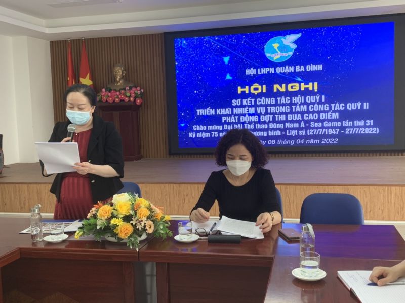 Đồng ch&iacute; L&ecirc; Thị Th&uacute;y Kiều, Ph&oacute; Chủ tịch Hội LHPN quận Ba Đ&igrave;nh Theo b&aacute;o c&aacute;o kết quả c&ocirc;ng t&aacute;c Hội qu&yacute; I năm 2022