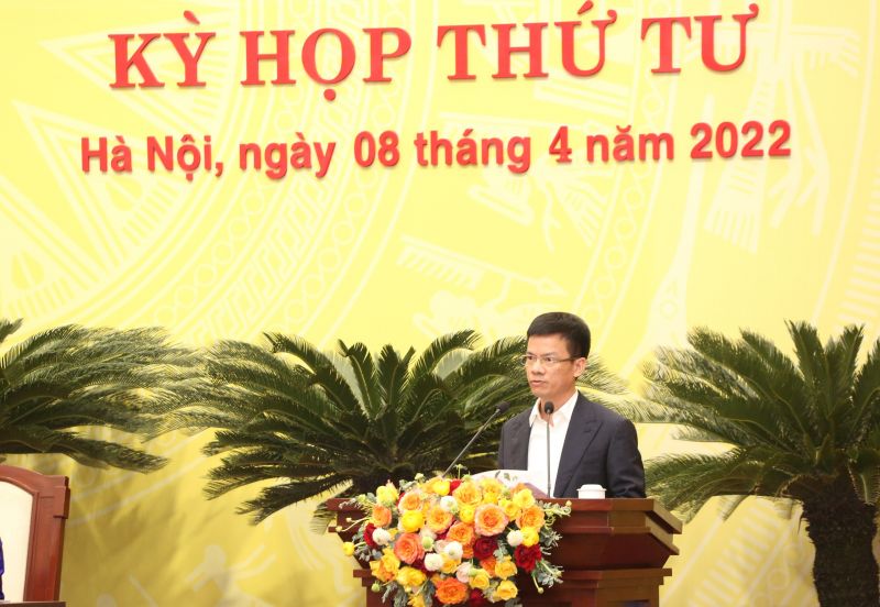 Giám đốc Sở Tài nguyên và Môi trường Bùi Duy Cường trình bày Tờ trình Giám đốc Sở Tài nguyên và Môi trường Bùi Duy Cường trình bày Tờ trình